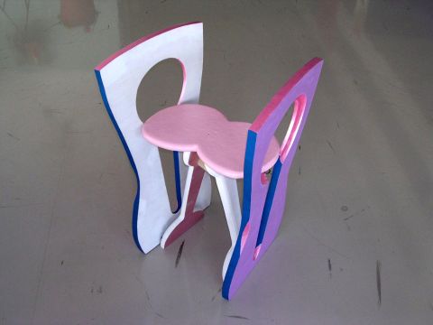 2007-225 イス ピンクな椅子